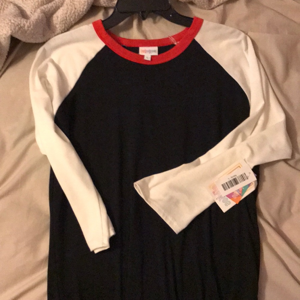 LULAROE Randy Tee - size L - NWT